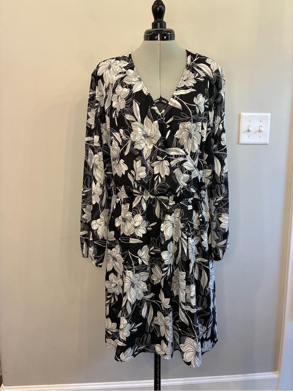 White House Black Market Black & White Floral Wrap Dress